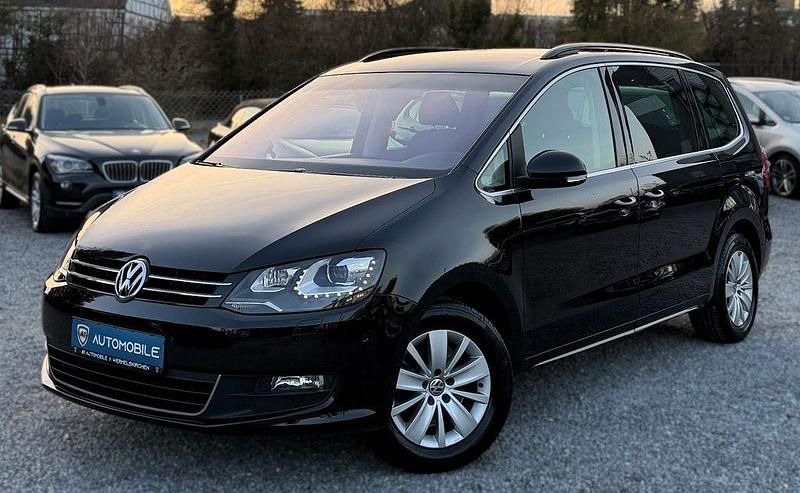 Second-hand VW Sharan 170 CP (125 kW) 2011 Negru Monovolum