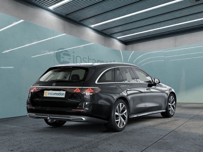 Schwarz Gebraucht 2024 Mercedes E220 Avantgarde Kombi | 55.754 € (Teuer) - Bild 1/2