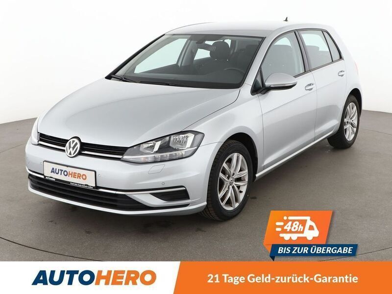Silber Gebraucht 2019 VW Golf VII Comfortline Limousine | 16.500 € (Fairer Preis) - Bild 1/3