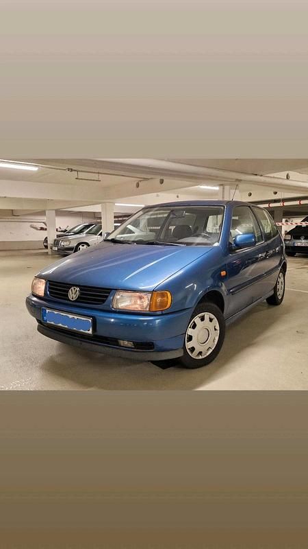 Blau Gebraucht 1997 VW Polo Kleinwagen | 2.250 € (Teuer) - Bild 1/4