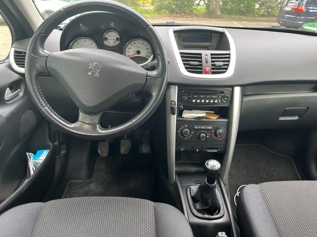 Gebraucht Peugeot 208 Allure 92 PS (67 kW) 2012 Grau Kleinwagen