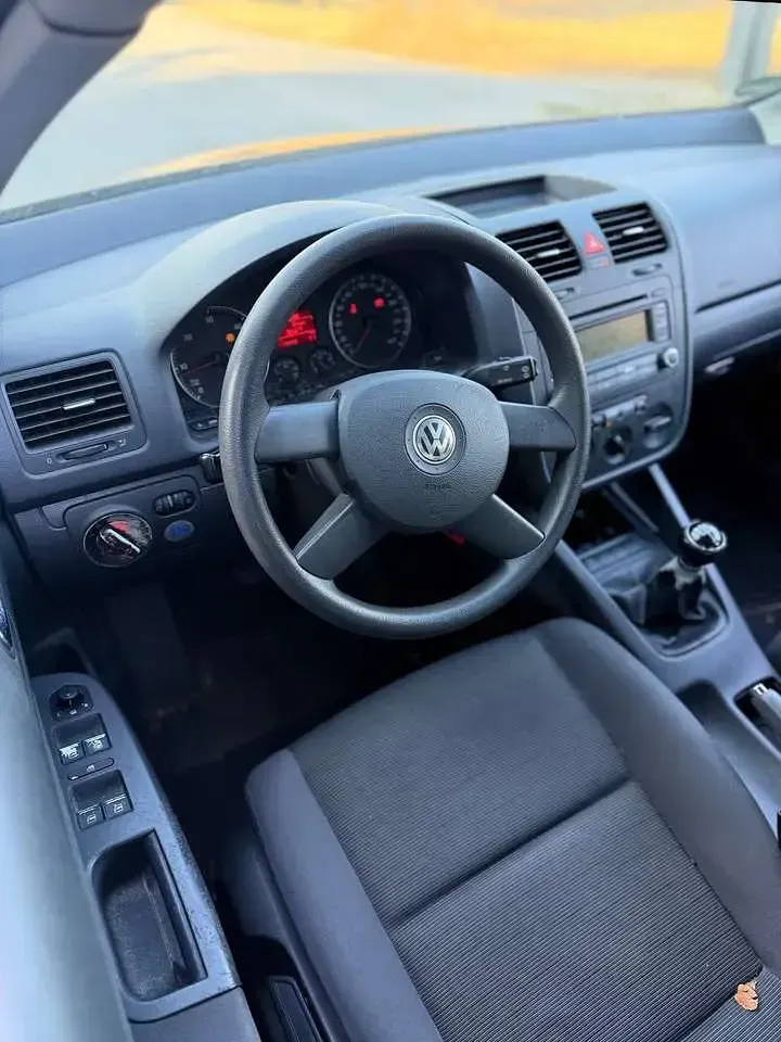 Gebraucht VW Golf IV Trendline 90 PS (66 kW) 2004 Black magic perleffekt Kleinwagen