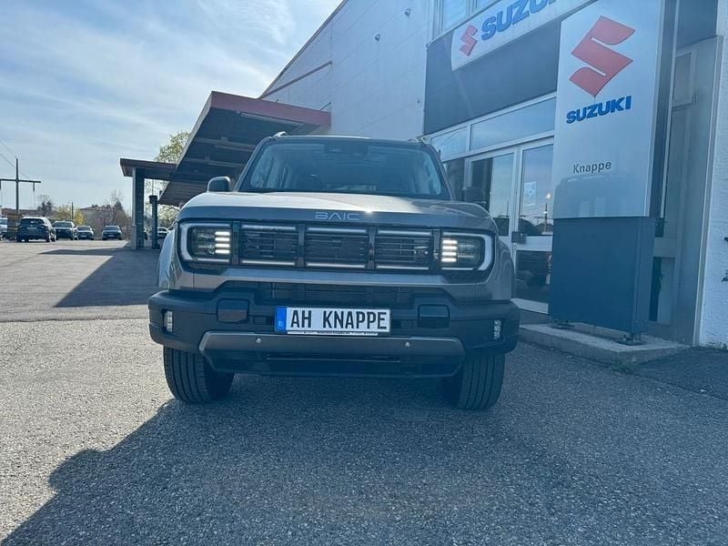 Neu Baic BJ40 234 PS (172 kW) 2026 Grau SUV