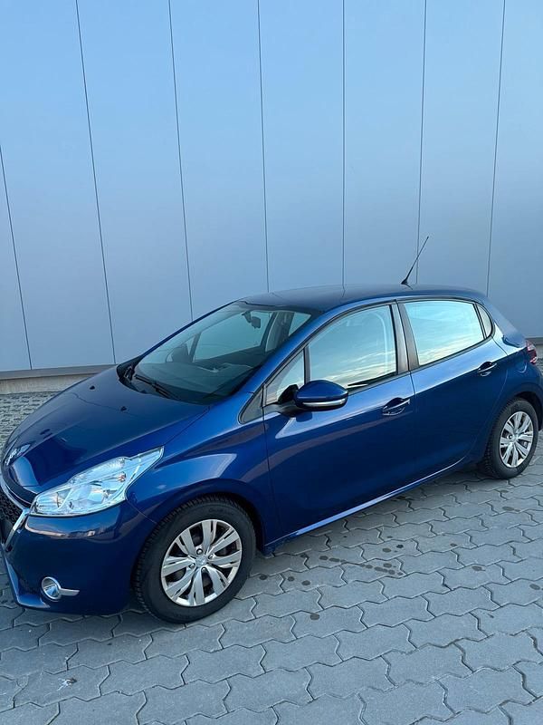 Gebraucht Peugeot 208 70 PS (51 kW) 2012 Blau Kleinwagen