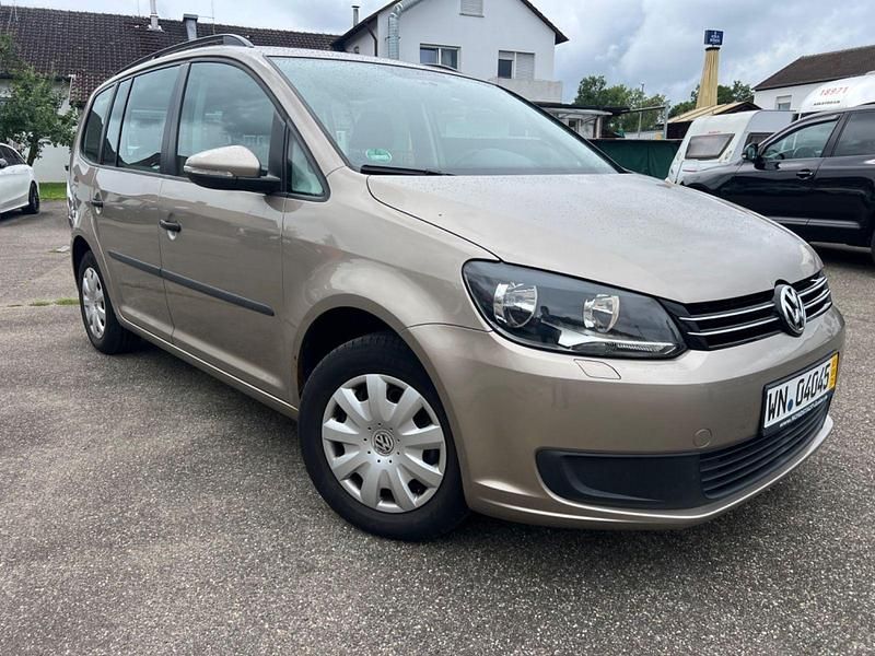 Beige Gebraucht 2011 VW Touran Trendline Van / Kleinbus | 6.400 € (Fairer Preis) - Bild 1/4
