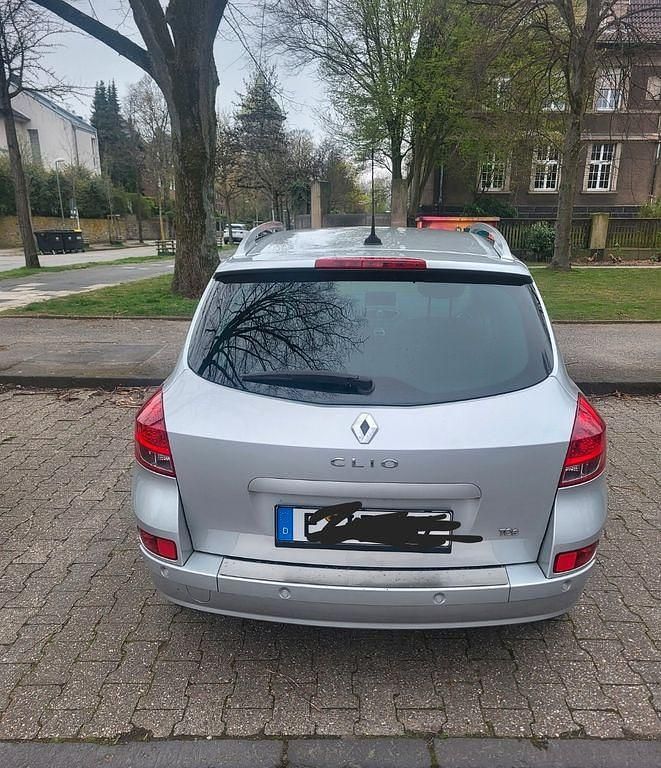 Usata Renault Clio II Expression 75 CV (55 kW) 2011 Argento Berlina