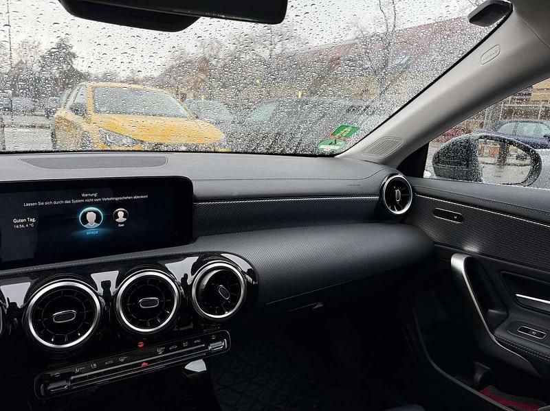 Gebraucht Mercedes CLA220 Progressive 190 PS (139 kW) 2021 Schwarz Coupé