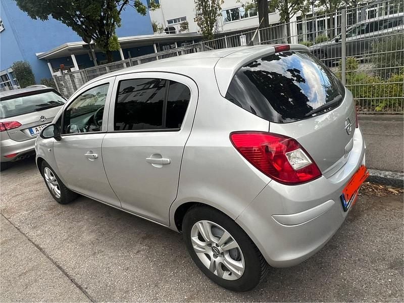 Grau Gebraucht 2009 Opel Corsa Kleinwagen | 2.600 € - Bild 1/4