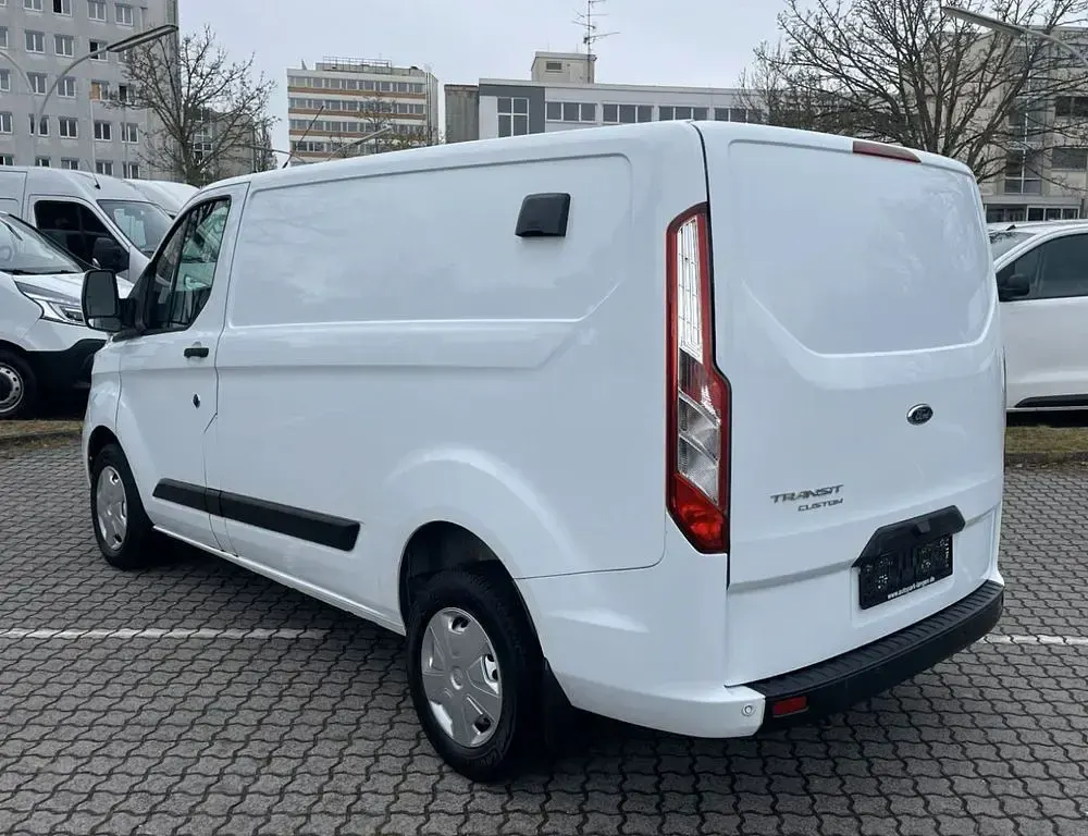Gebraucht Ford Transit Custom 131 PS (96 kW) 2022 Weiß Van / Kleinbus