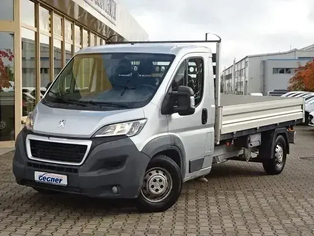 Gebraucht Peugeot Boxer 176 PS (129 kW) 2017 Grau Van