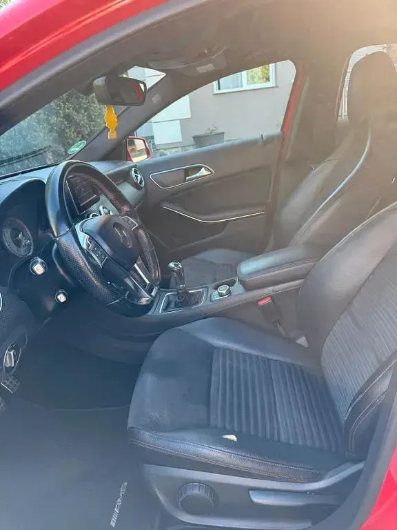 Gebraucht Mercedes A180 AMG line 109 PS (80 kW) 2013 Rot Kleinwagen