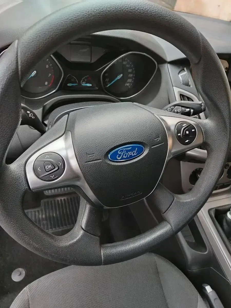 Używany Ford Focus 125 KM (91 kW) 2014 Czarny Kombi