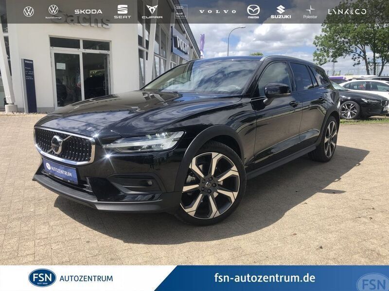 Schwarz Gebraucht 2024 Volvo V60 CC Ultimate Kombi | 50.460 € (Teuer) - Bild 1/4