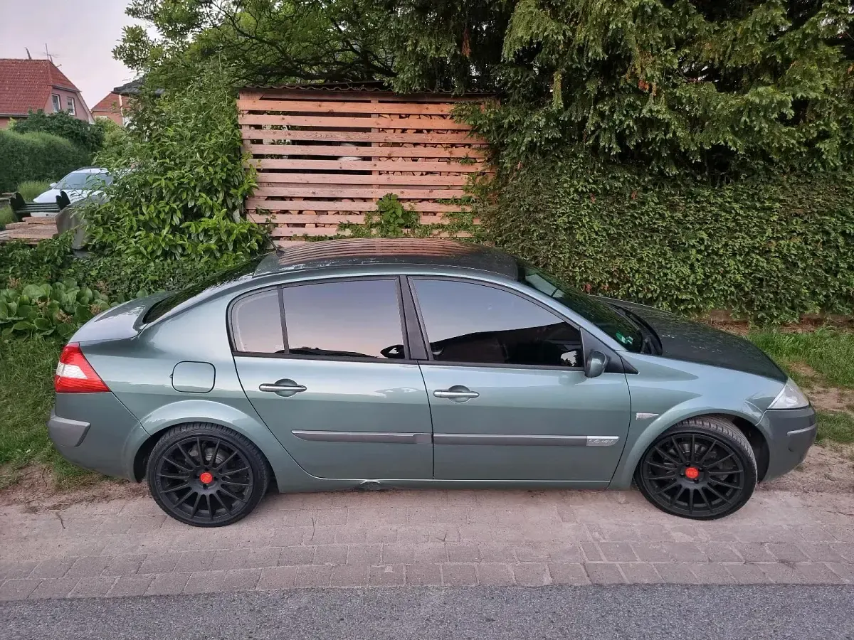 Gebraucht Renault Mégane 113 PS (83 kW) 2004 Grün Limousine