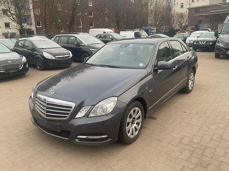 Usata Mercedes E220 170 CV (125 kW) 2010 Grigio Berlina