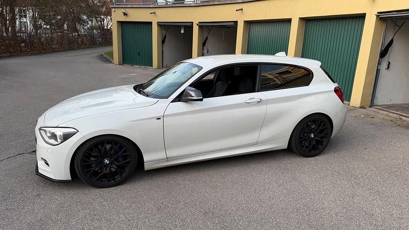 Gebraucht BMW M135 Performance 320 PS (235 kW) 2013 Weiß Kleinwagen
