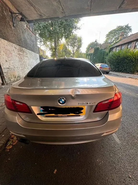 Używany BMW 520 190 KM (139 kW) 2015 Srebrny Sedan/Limuzyna