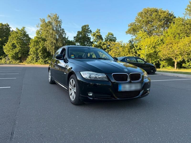 Schwarz Gebraucht 2010 BMW 318 Limousine | 3.850 € (Guter Preis) - Bild 1/4