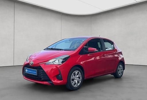 Gebraucht Toyota Yaris Basis 69 PS (50 kW) 2017 Vulcanorot Kleinwagen