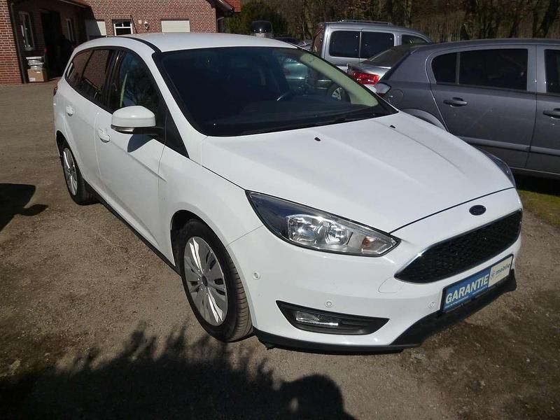 Frostweiß Gebraucht 2018 Ford Focus Business Edition Kombi | 8.499 € (Etwas zu teuer) - Bild 1/4