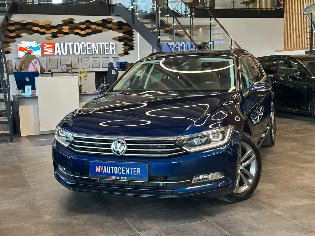 Gebraucht VW Passat 150 PS (110 kW) 2018 Blau Kombi