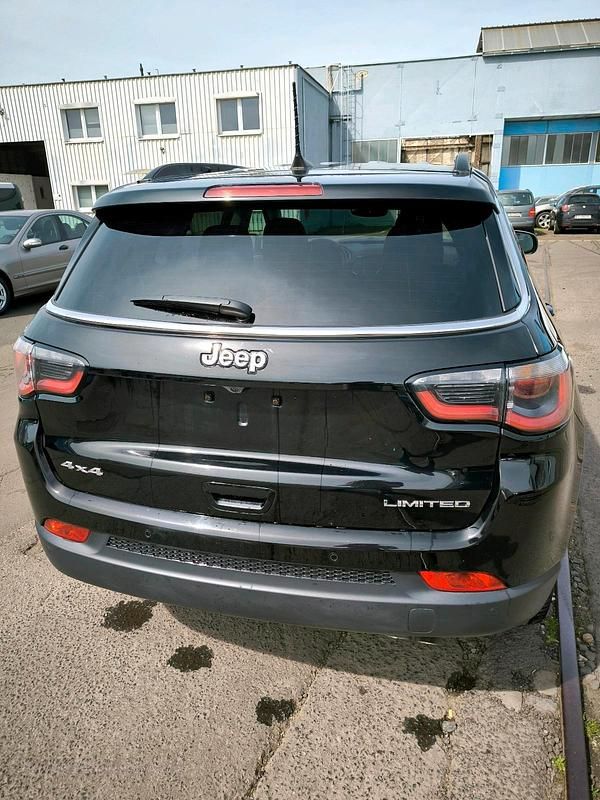 Second-hand Jeep Compass 140 CP (102 kW) 2018 Negru SUV