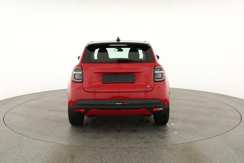 Kings rot metallic Gebraucht 2023 Fiat 600E | 22.495 € (Guter Preis) - Bild 1/4