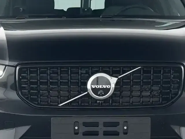 Gebraucht Volvo XC40 Plus 197 PS (144 kW) 2025 Schwarz SUV