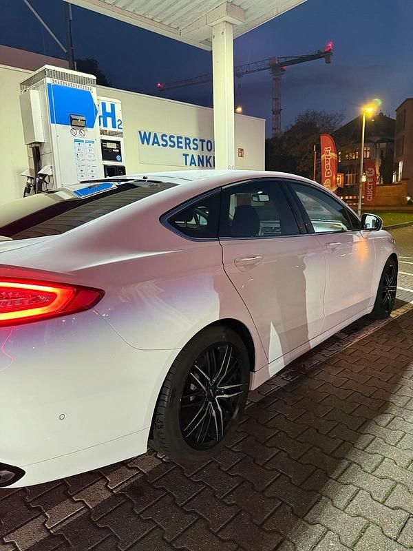 Second-hand Ford Mondeo 180 CP (132 kW) 2018 Alb Berlinǎ