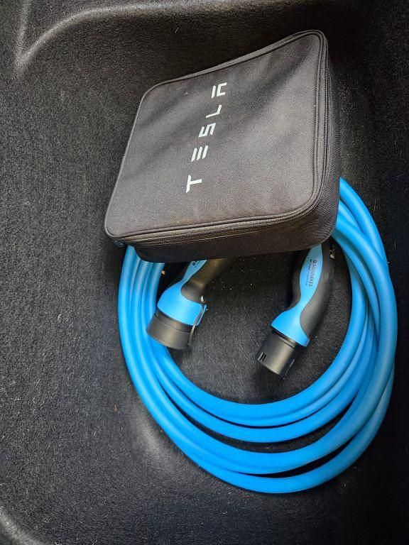 Gebraucht Tesla Model Y Standard Range 188 kW (256 PS) 2024 Blau SUV