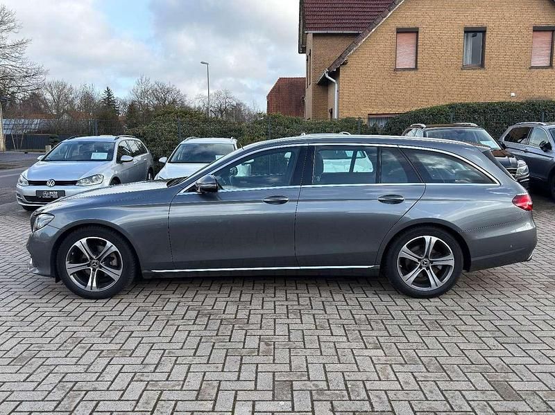 Gebraucht Mercedes E220 194 PS (142 kW) 2017 Grau Kombi
