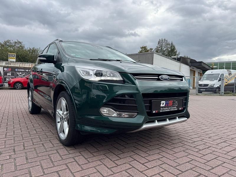 Grün Gebraucht 2016 Ford Kuga Individual SUV | 14.850 € (Fairer Preis) - Bild 1/4