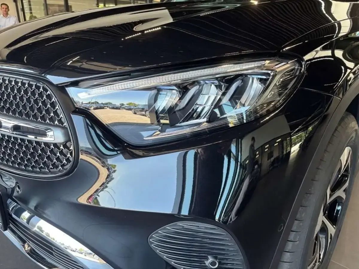 Gebraucht Mercedes GLC300e Advanced Plus 204 PS (150 kW) 2026 Schwarz SUV