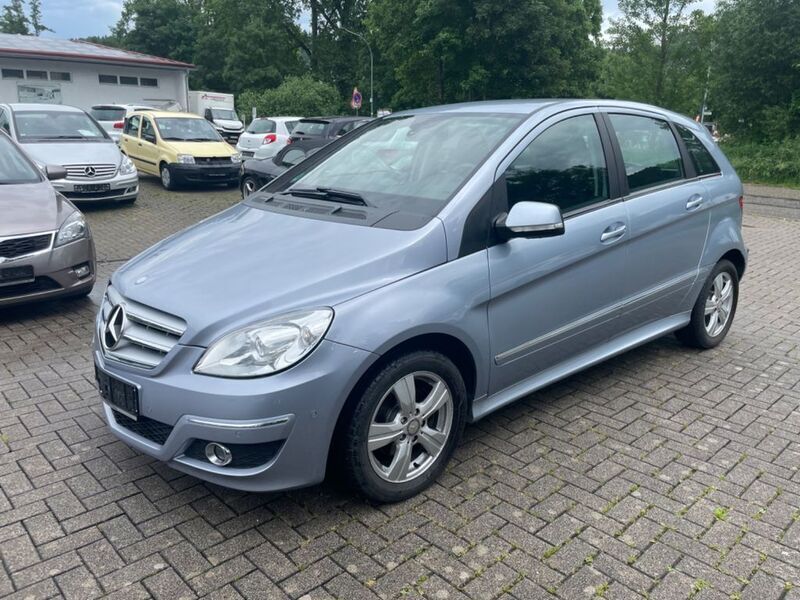 Blau Gebraucht 2009 Mercedes B180 Van / Kleinbus | 6.990 € (Fairer Preis) - Bild 1/4
