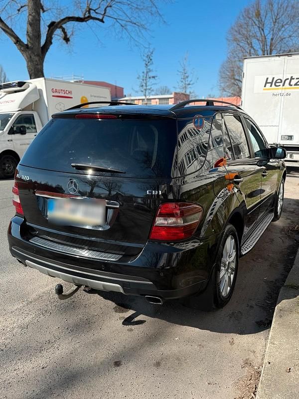 Gebraucht Mercedes 320 224 PS (164 kW) 2006 Schwarz SUV