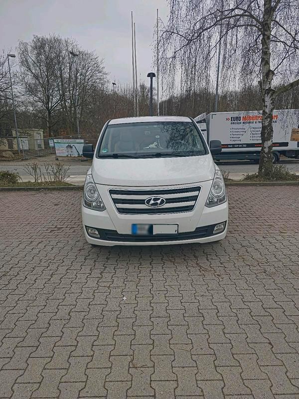Gebraucht Hyundai H-1 170 PS (125 kW) 2016 Weiß Van / Kleinbus