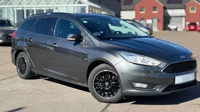 Gebraucht Ford Focus Business Edition 140 PS (102 kW) 2016 Grau Limousine