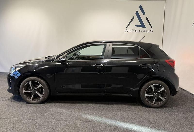 Gebraucht Kia Rio DREAM-TEAM Edition 84 PS (61 kW) 2018 Schwarz Limousine