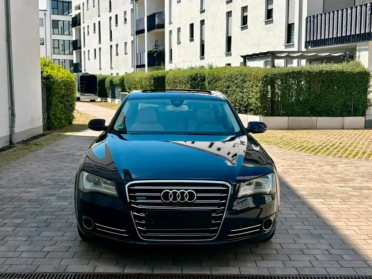Gebraucht Audi A8 371 PS (272 kW) 2011 Blau Limousine