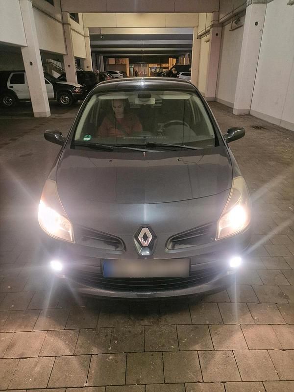 Gebraucht Renault Clio II 101 PS (74 kW) 2007 Grau Kleinwagen