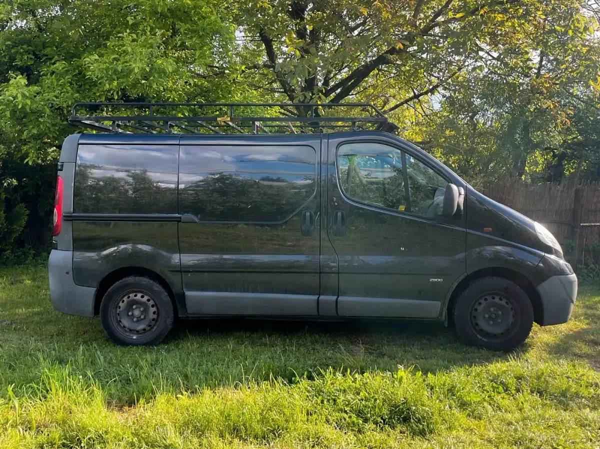 Gebraucht Opel Vivaro 114 PS (83 kW) 2009 Schwarz Van / Kleinbus