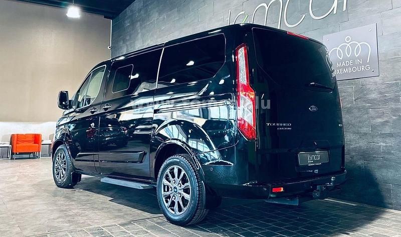 Gebraucht Ford Tourneo 150 PS (110 kW) 2022 Schwarz Van / Kleinbus