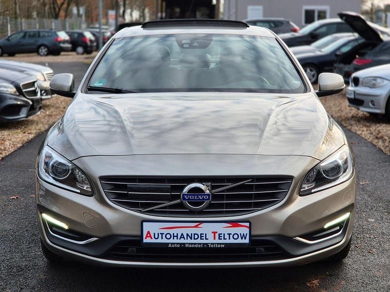 Gebraucht Volvo S60 Summum 190 PS (139 kW) 2015 Beige Limousine
