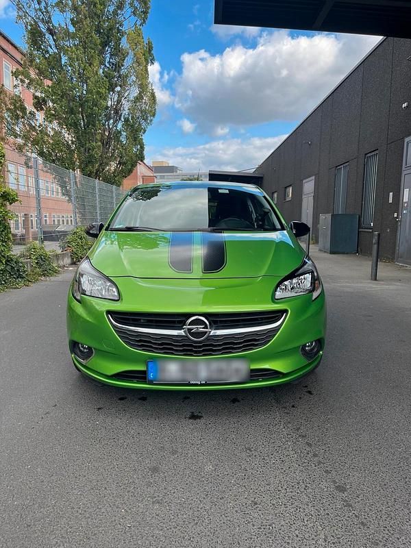 Grün Gebraucht 2017 Opel Corsa Edition Kleinwagen | 11.900 € (Teuer) - Bild 1/4