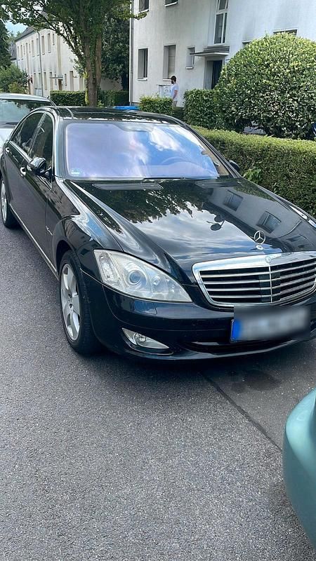 Schwarz Gebraucht 2007 Mercedes S500 Limousine | 14.500 € - Bild 1/4