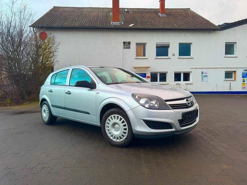 Gebraucht Opel Astra 90 PS (66 kW) 2009 Silber Limousine