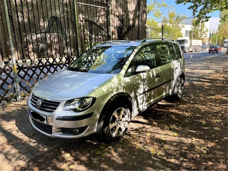 Silber Gebraucht 2008 VW Touran Van / Kleinbus | 4.499 € (Fairer Preis) - Bild 1/4