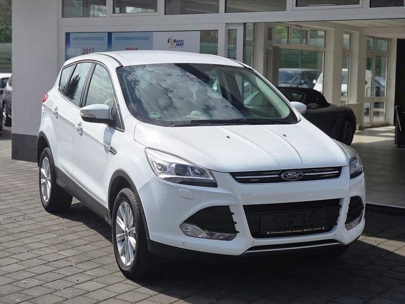Usado Ford Kuga Titanium 150 HP (110 kW) 2016 Branco SUV