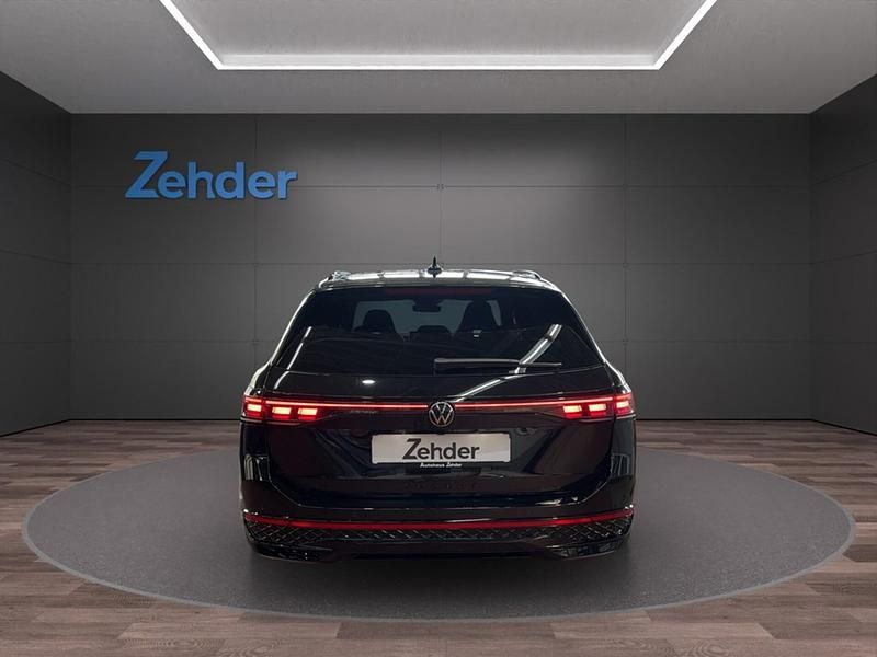 Gebraucht VW Passat R-line 265 PS (194 kW) 2024 Grenadillschwarz metallic Kombi