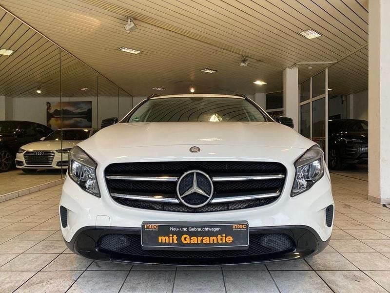 Gebraucht Mercedes GLA200 156 PS (114 kW) 2014 Weiß SUV